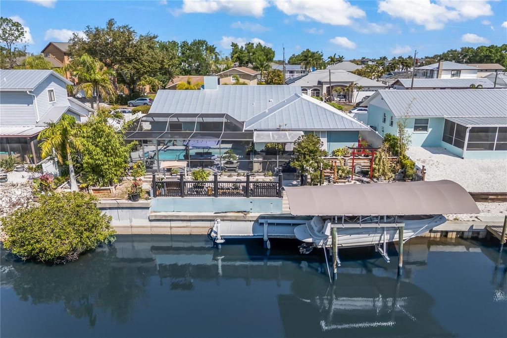 Image 47 of property listing at 4204 2ND AVENUE NE, Bradenton, FL 34208