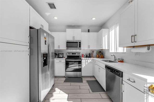 1056 SE 24th Avenue, Homestead, FL 33035