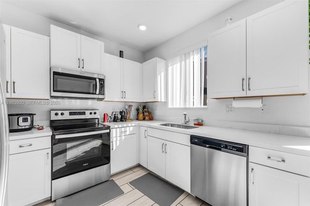 1056 SE 24th Avenue, Homestead, FL 33035
