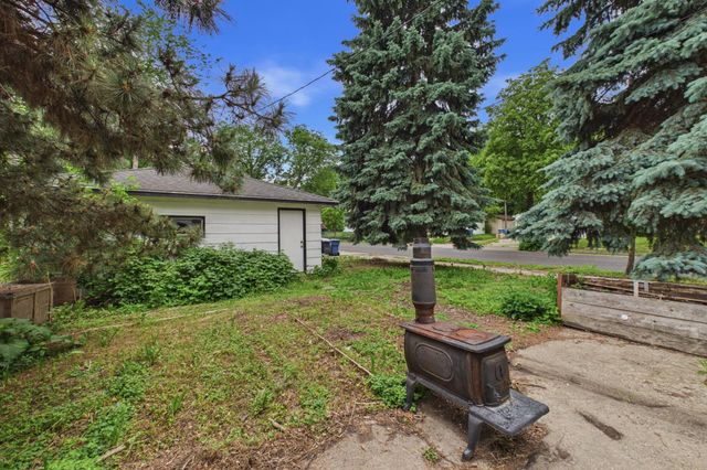 737 31st Avenue N, Minneapolis, MN 55411