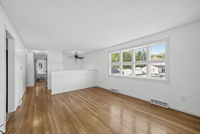 7 Phyllis Drive, Billerica, MA 01821