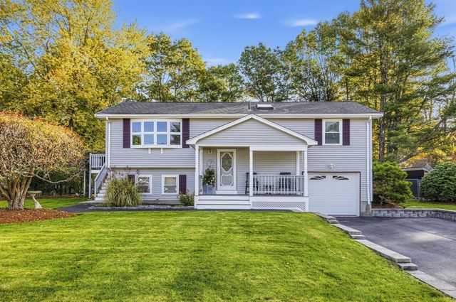 7 Phyllis Drive, Billerica, MA 01821