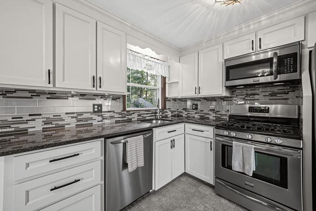 7 Phyllis Drive, Billerica, MA 01821