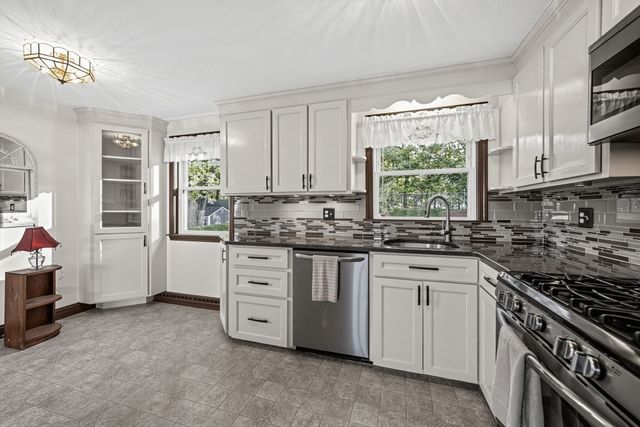 7 Phyllis Drive, Billerica, MA 01821