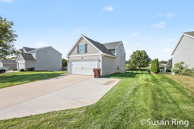 282 Vansen Drive, Tyrone Twp, MI 49330