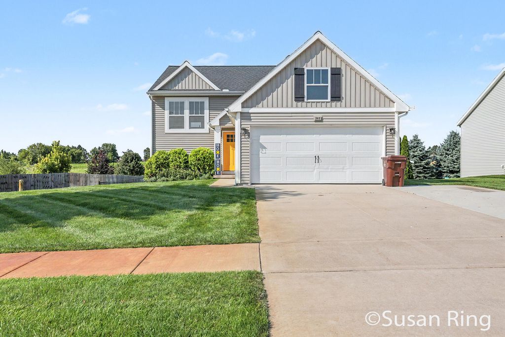 282 Vansen Drive, Tyrone Twp, MI 49330