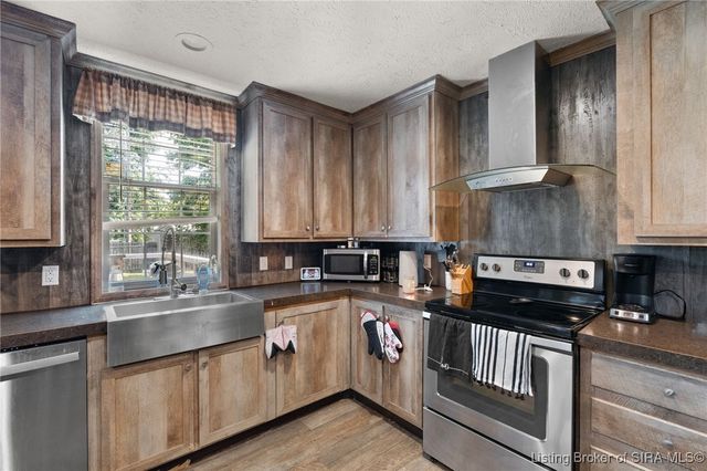 165 N 4th Street, Scottsburg, IN 47170