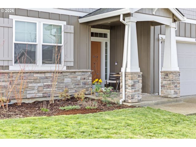 900 MARIE St, Mt Angel, OR 97362