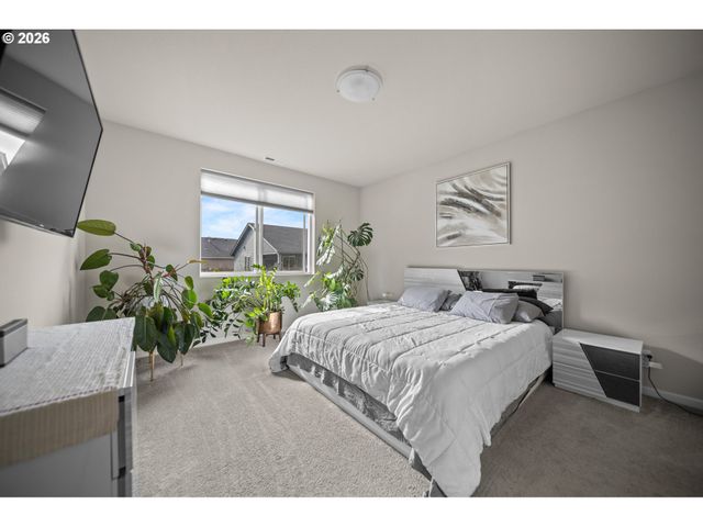 900 MARIE St, Mt Angel, OR 97362