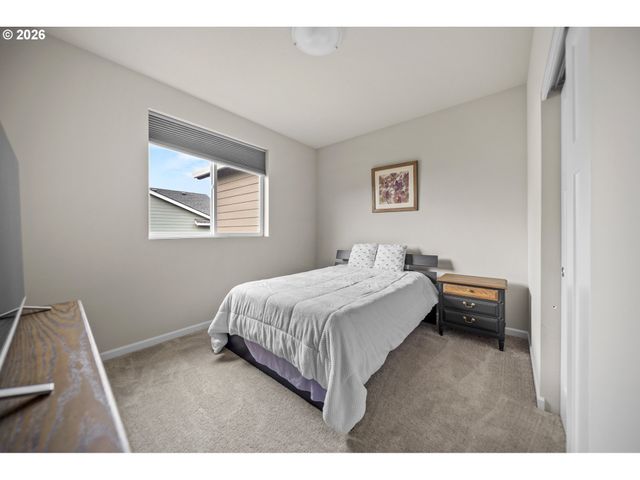 900 MARIE St, Mt Angel, OR 97362