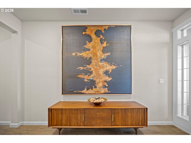 900 MARIE St, Mt Angel, OR 97362