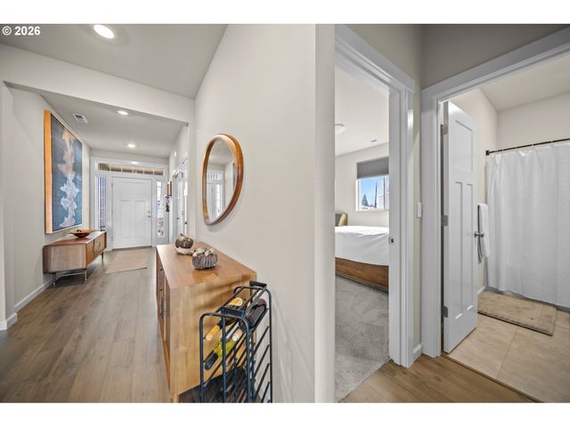 900 MARIE St, Mt Angel, OR 97362