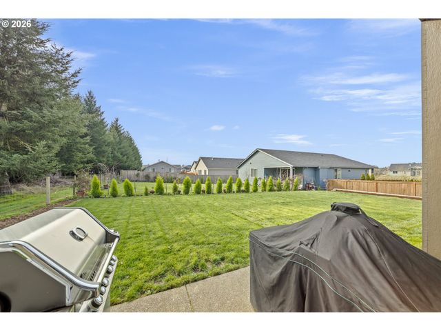 900 MARIE St, Mt Angel, OR 97362