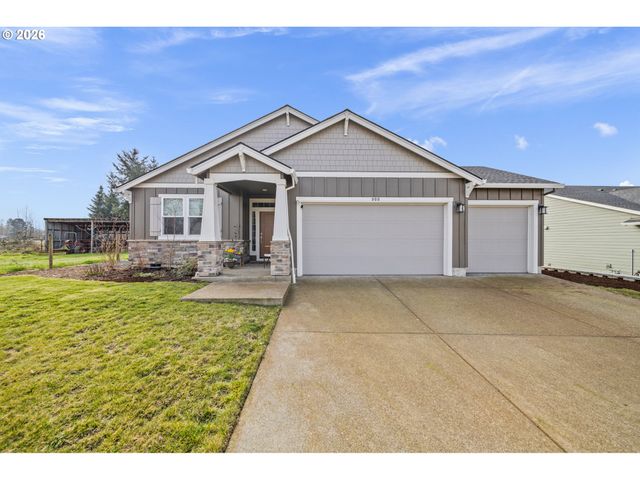 900 MARIE St, Mt Angel, OR 97362