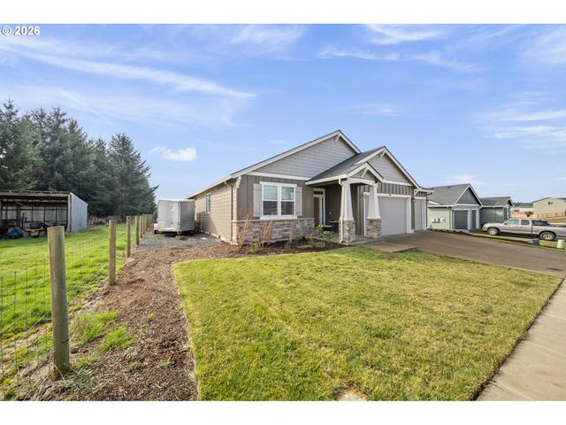 900 MARIE St, Mt Angel, OR 97362