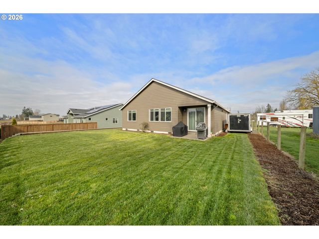 900 MARIE St, Mt Angel, OR 97362