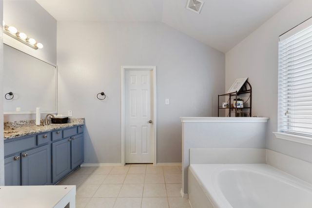 12537 Summerwood Drive, Fort Worth, TX 76028