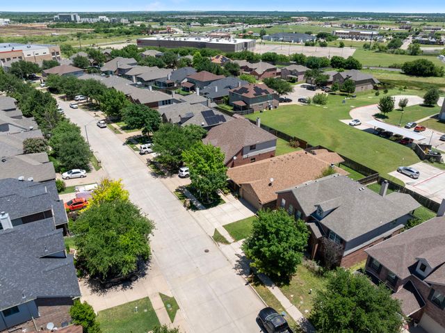 12537 Summerwood Drive, Fort Worth, TX 76028