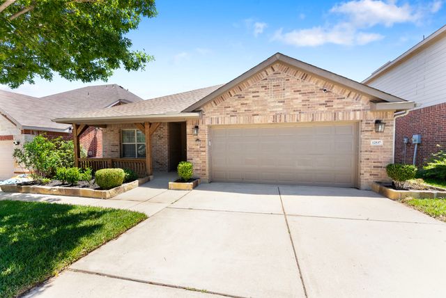 12537 Summerwood Drive, Fort Worth, TX 76028