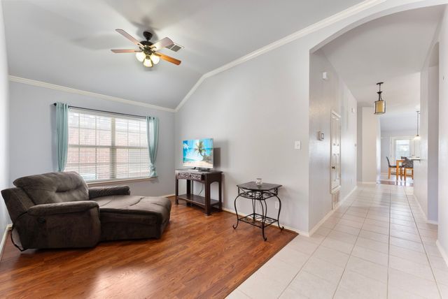 12537 Summerwood Drive, Fort Worth, TX 76028