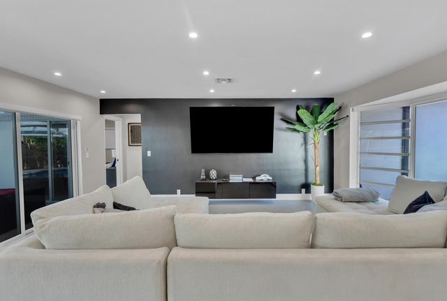 755 S Rainbow Drive, Hollywood, FL 33021