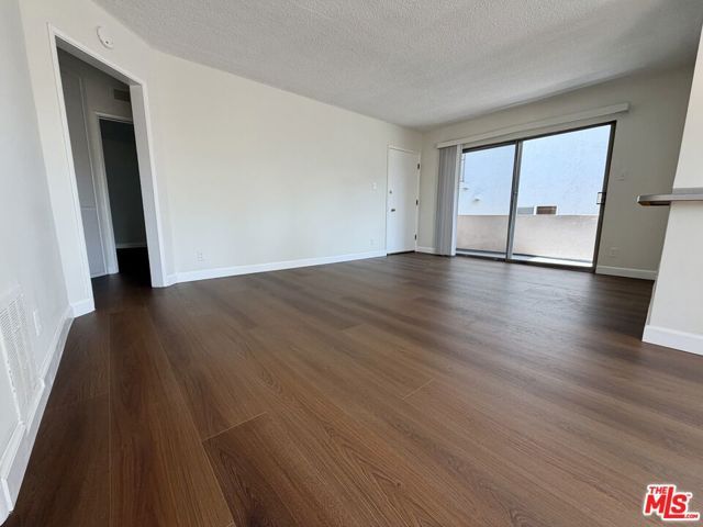11727 Mayfield Avenue 5, Los Angeles, CA 90049