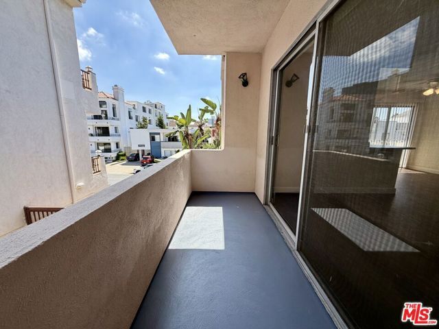 11727 Mayfield Avenue 5, Los Angeles, CA 90049