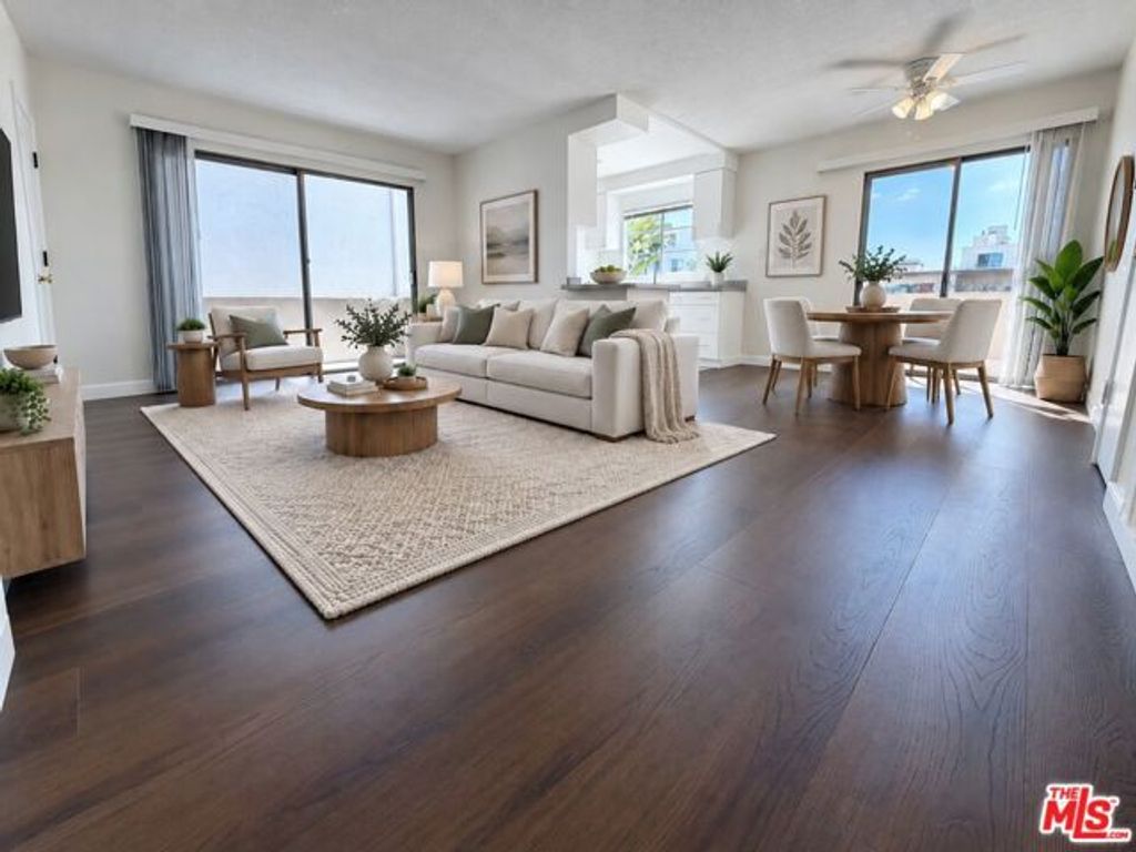 11727 Mayfield Avenue 5, Los Angeles, CA 90049