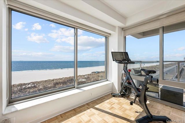 170 W Broadway 5E, Long Beach, NY 11561