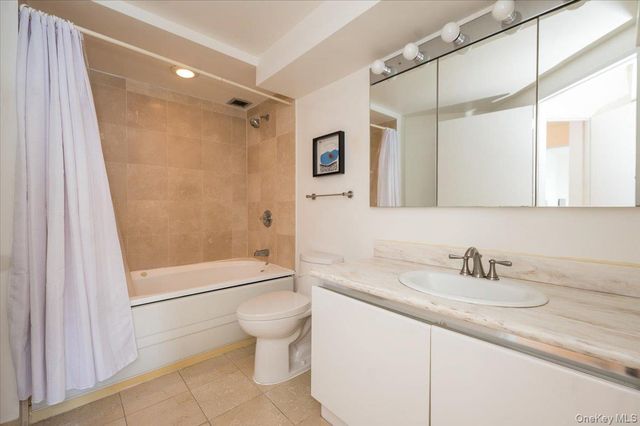 170 W Broadway 5E, Long Beach, NY 11561