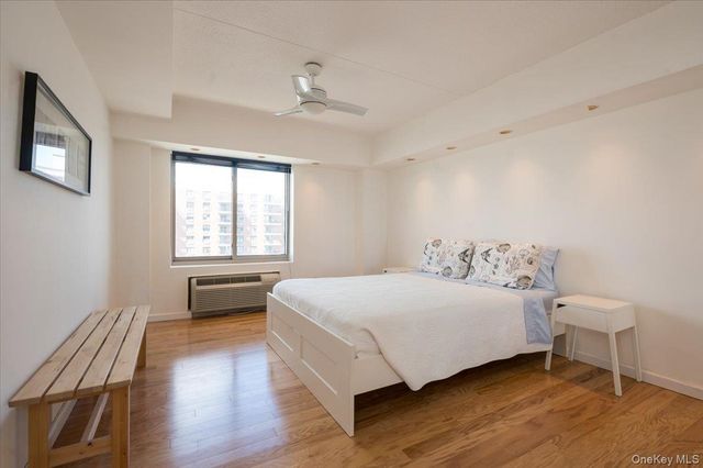 170 W Broadway 5E, Long Beach, NY 11561