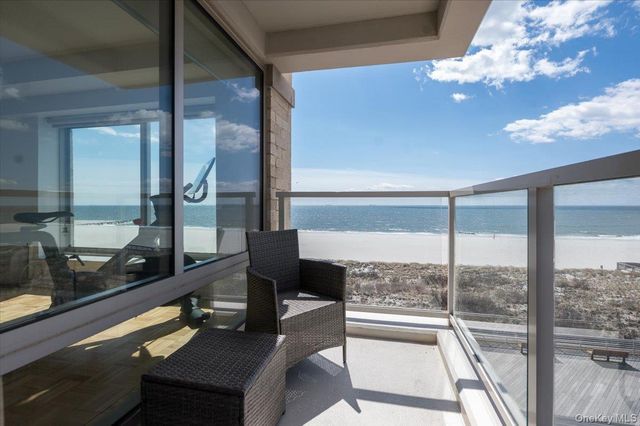 170 W Broadway 5E, Long Beach, NY 11561