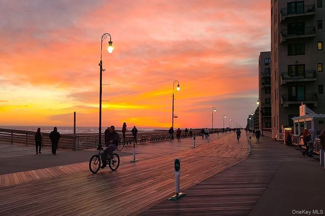 170 W Broadway 5E, Long Beach, NY 11561