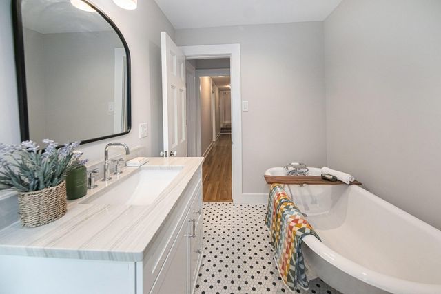 809 Berkshire Road, Ann Arbor, MI 48104