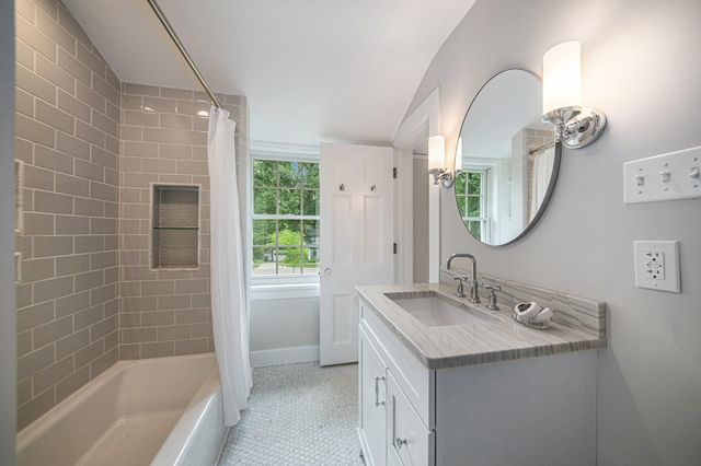 809 Berkshire Road, Ann Arbor, MI 48104