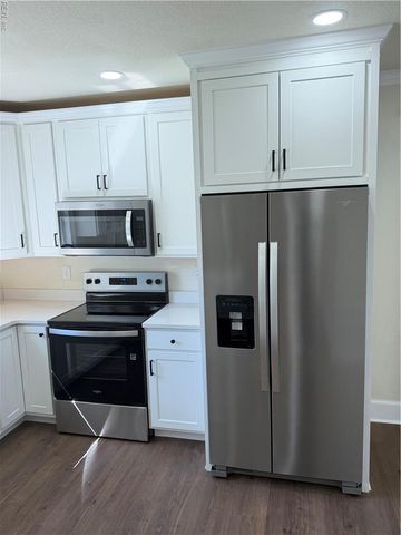 17 Davis ST, Portsmouth, VA 23702