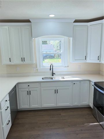 17 Davis ST, Portsmouth, VA 23702