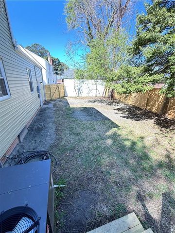 17 Davis ST, Portsmouth, VA 23702