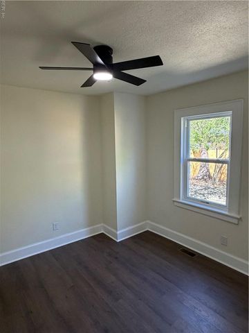 17 Davis ST, Portsmouth, VA 23702