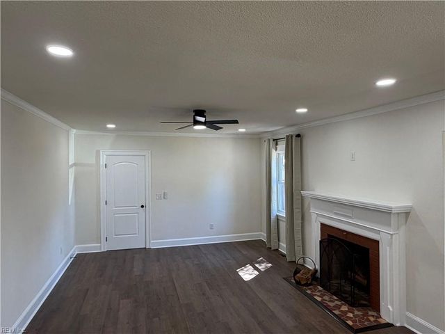 17 Davis ST, Portsmouth, VA 23702