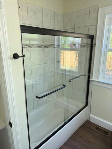 17 Davis ST, Portsmouth, VA 23702