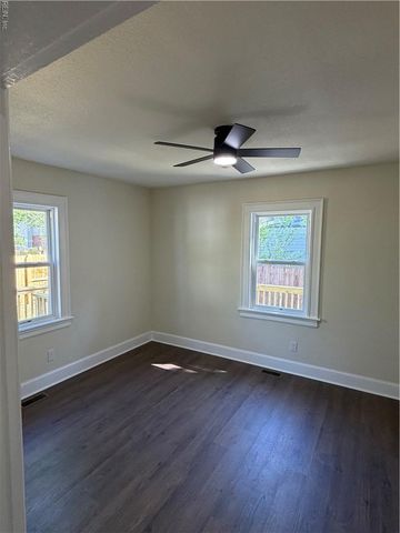 17 Davis ST, Portsmouth, VA 23702