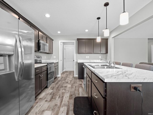 13155 Fringe Tree Trail, Fort Wayne, IN 46814