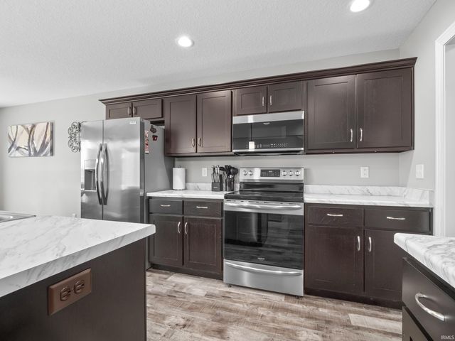 13155 Fringe Tree Trail, Fort Wayne, IN 46814