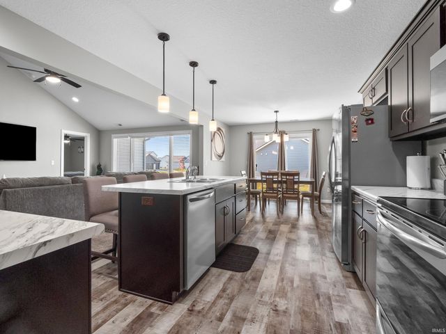 13155 Fringe Tree Trail, Fort Wayne, IN 46814