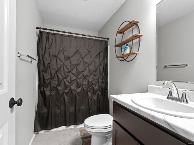 13155 Fringe Tree Trail, Fort Wayne, IN 46814