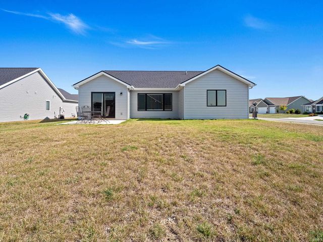 13155 Fringe Tree Trail, Fort Wayne, IN 46814