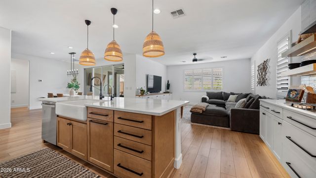 7512 W ODEUM Lane, Phoenix, AZ 85043