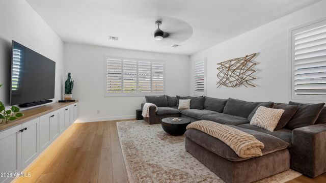 7512 W ODEUM Lane, Phoenix, AZ 85043