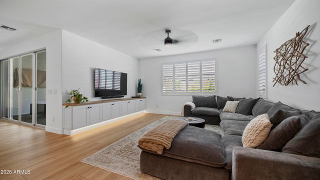 7512 W ODEUM Lane, Phoenix, AZ 85043